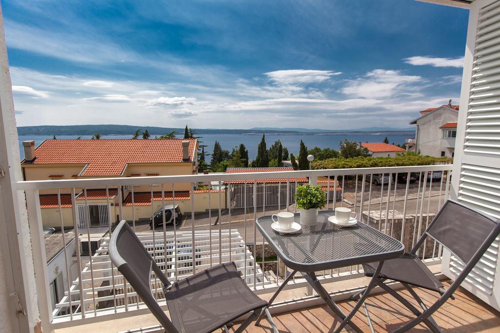 Apartments Casa Bianca Crikvenica Bagian luar foto