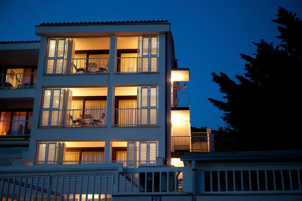 Apartments Casa Bianca Crikvenica Bagian luar foto