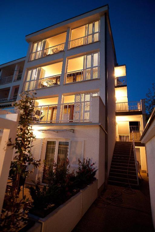Apartments Casa Bianca Crikvenica Bagian luar foto